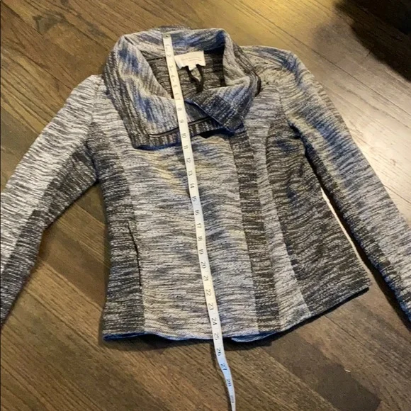 Two by Vince Camuto Gray Zip Jacket S Small EUC - Picture 3 of 6